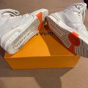 Louis Vuitton 408 leather sneakers